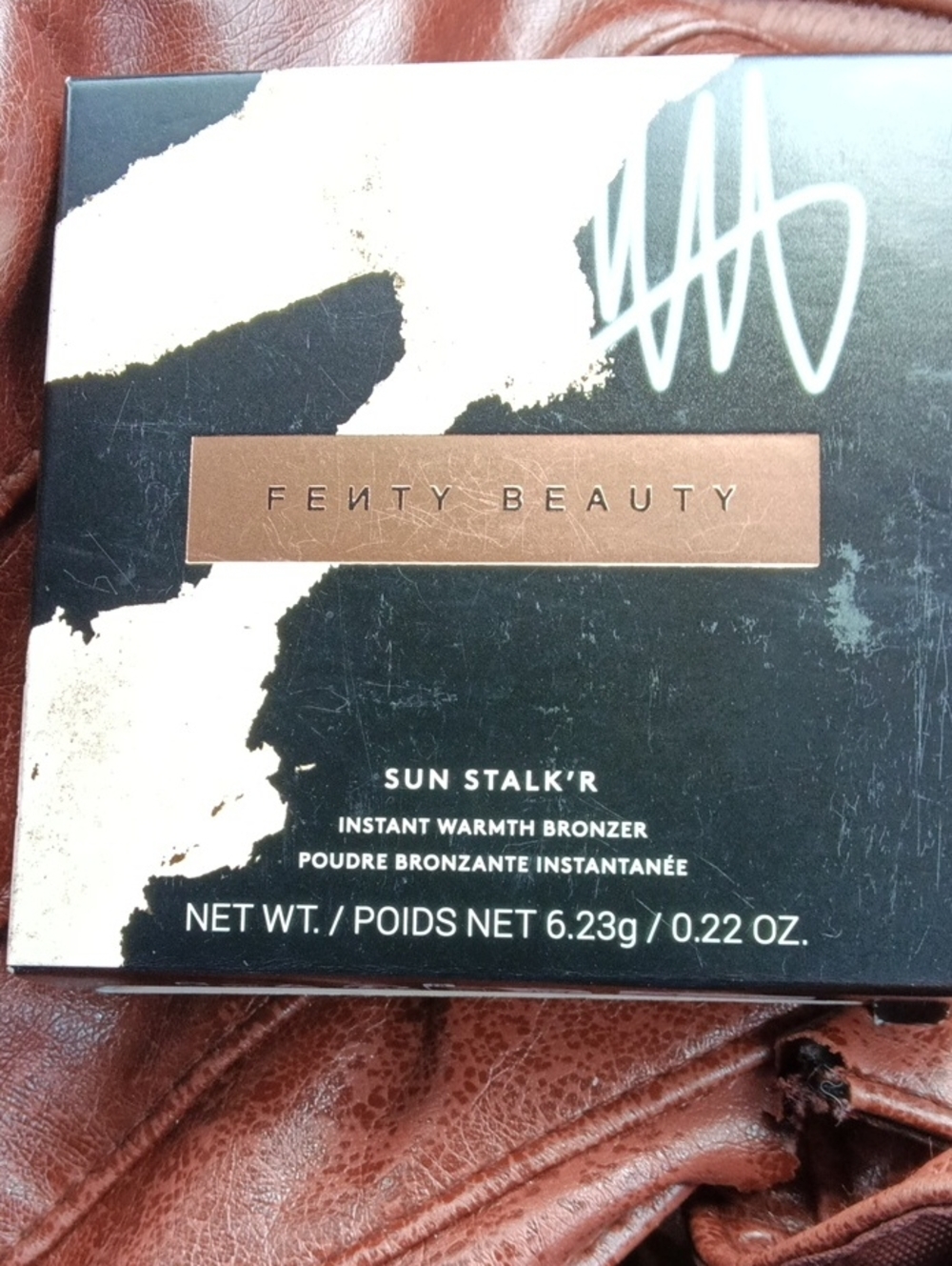 Fenty Beauty Sun Stalk'r Instant Warmth Bronzer - Deep Brown